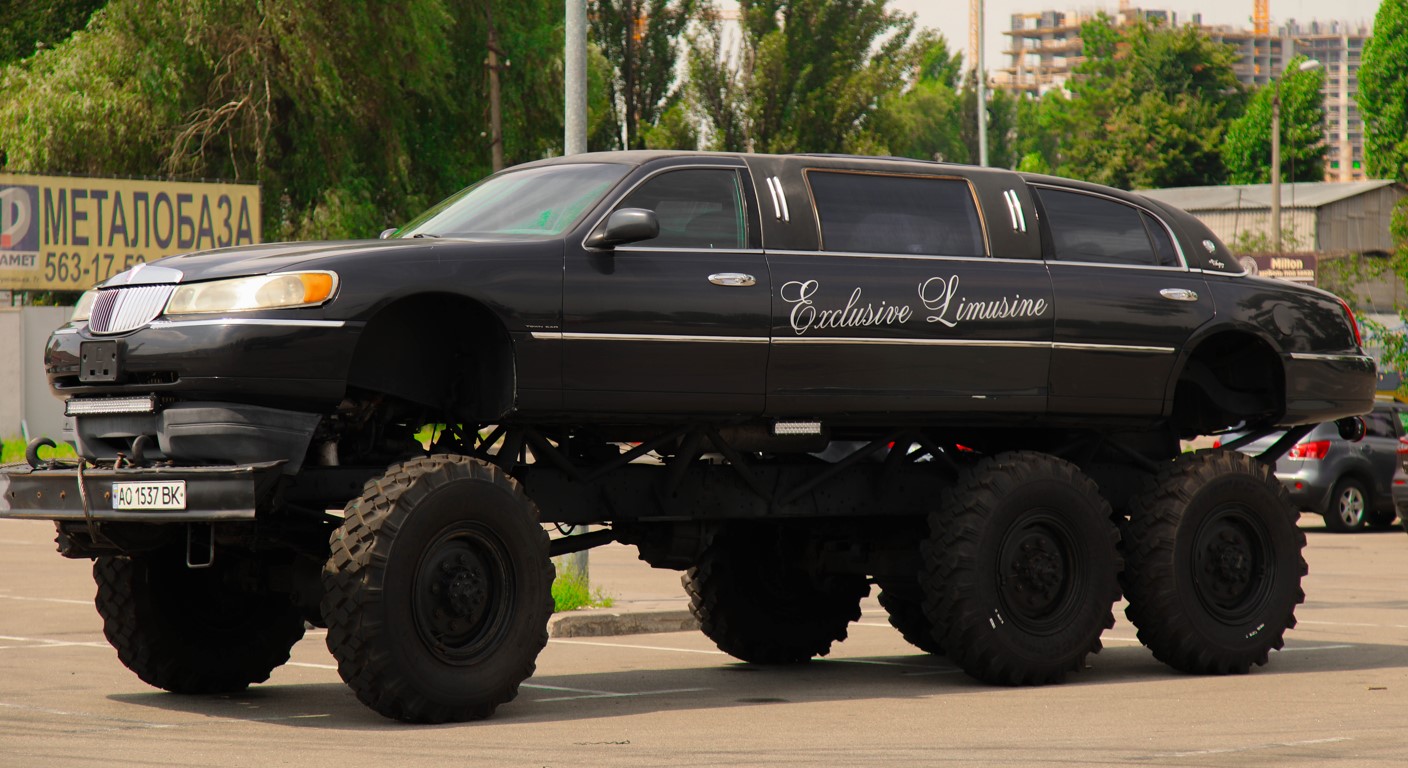 Lincoln Town Car 6x6